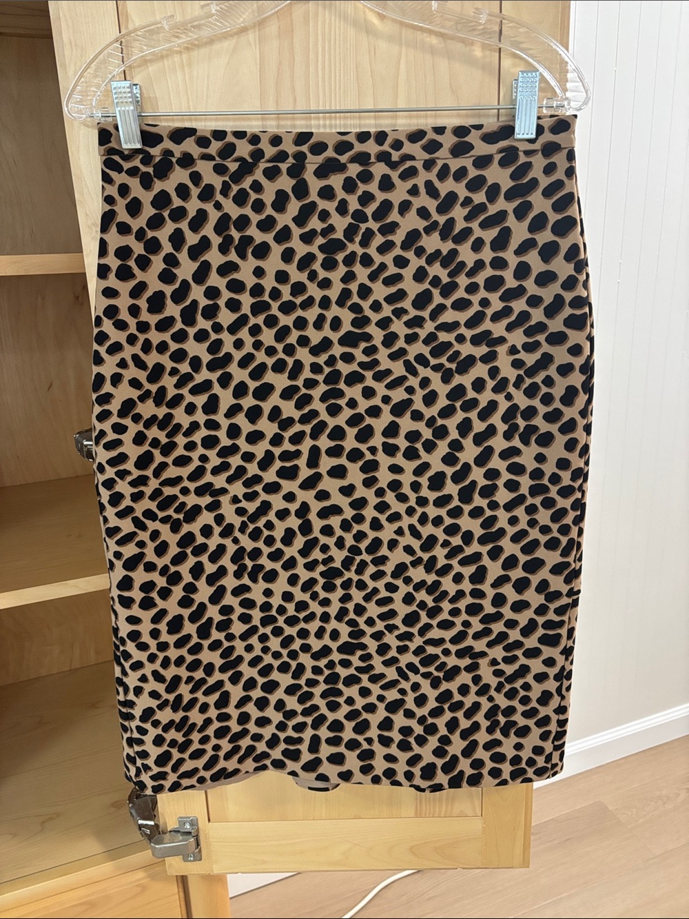 ANN TAYLOR Women's Leopard Print Pencil Skirt - Black on Tan